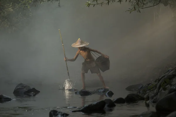 Fisherboys avcı Creek — Stok fotoğraf