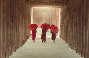 Burma'daki bir Budist rahip hayat.