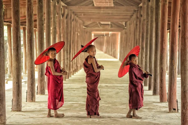 Felicidade de noviço na Birmânia Fotos De Bancos De Imagens Sem Royalties