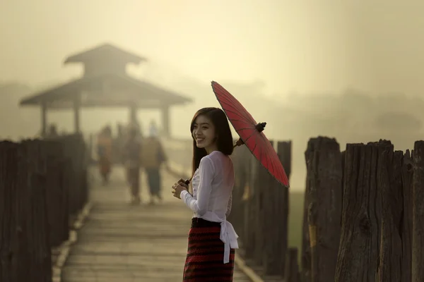 Gülümseme U olmak Köprüsü