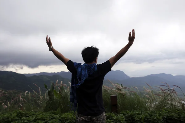 L'homme la liberté le temps dans la saison des voyages — Photo