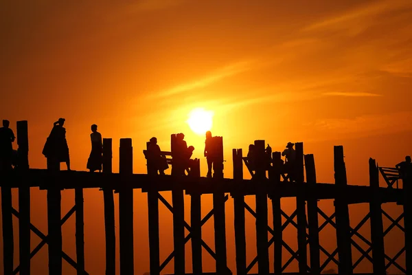 Silhueta U Bein Bridge Mandalay Birmânia — Fotografia de Stock