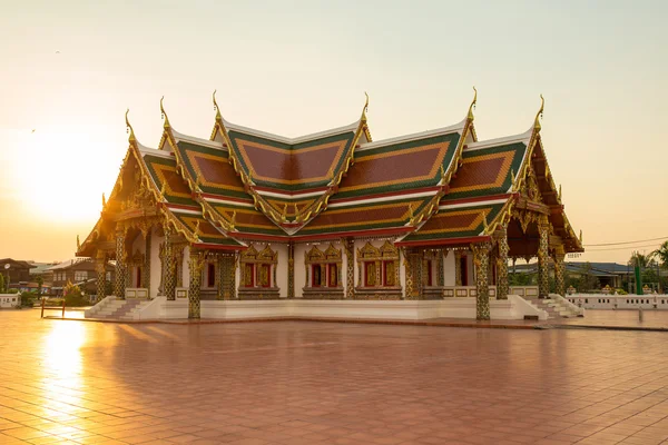 Sunset templo budista, Wat Phra que Choeng Chum — Fotografia de Stock