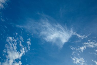 Cirrus clounds gökyüzünde