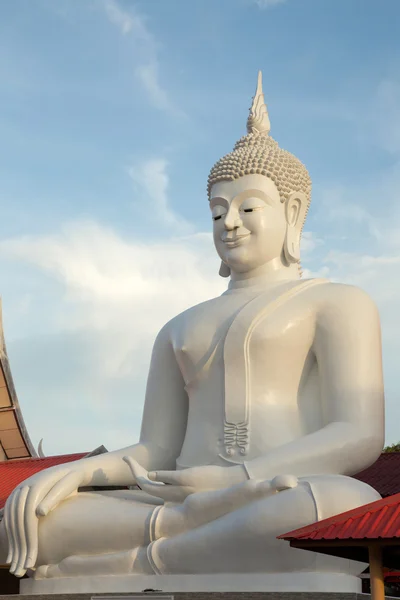 Buddha bianco Pra jao Hai Sok — Foto Stock