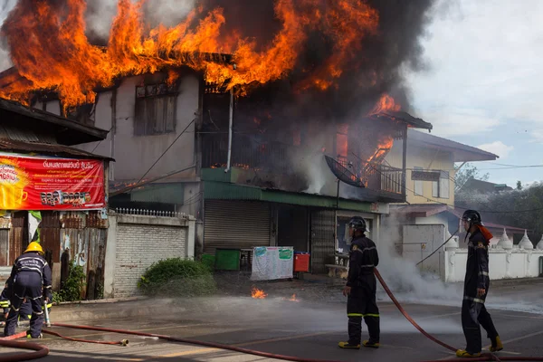 Sakon Nakhon, Tailândia em 13 de setembro de 2015 às 15: 00 horas. c) Fotos De Bancos De Imagens Sem Royalties