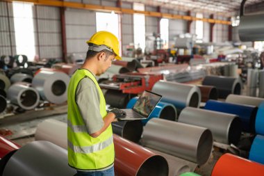 Depo güvenlik denetimi metal işleme tesisi görüntü endüstriyel çevre görünüm uyumluluk farkındalığı