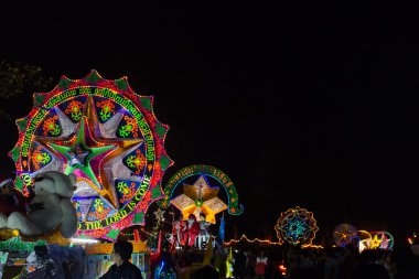 Noel kutlamak için Yıldız Geçidi.