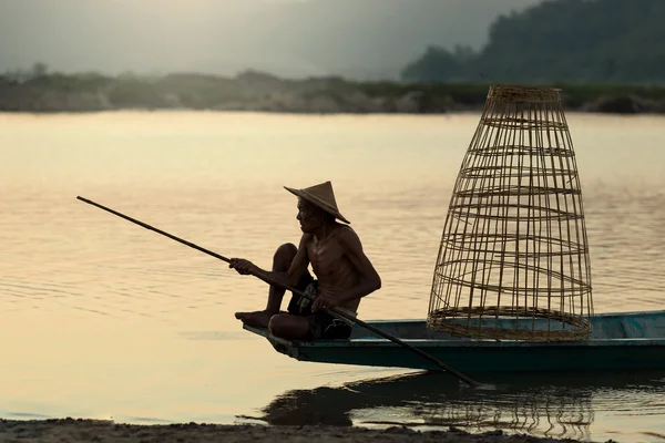 Estilo de vida Pescador viejo — Foto de Stock