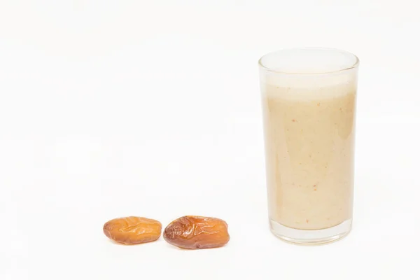 hurma ve hurma ile taze süt spin