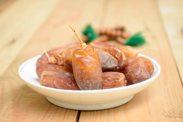 hurma ahşap üzerine