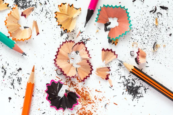 Criatividade Conceito Imagem de lápis de cor e lascas de madeira — Fotografia de Stock