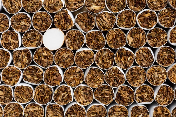 Hoop van tabak sigaretten vooraanzicht close-up — Stockfoto