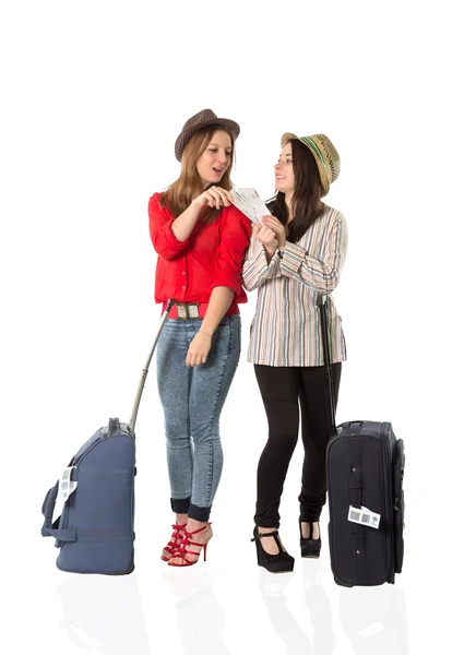 Giovani turisti femminili e l'aeroporto — Foto Stock