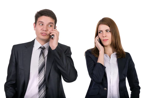 Jovens a falar ao telefone — Fotografia de Stock