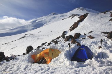 Alp seferin gelişmiş kampı