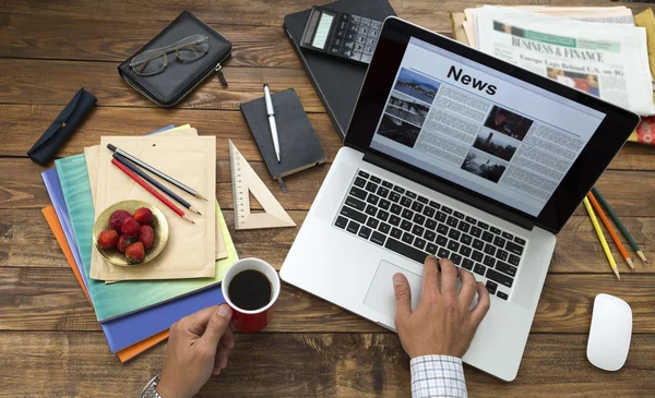 Digestión del concepto de noticias — Foto de Stock