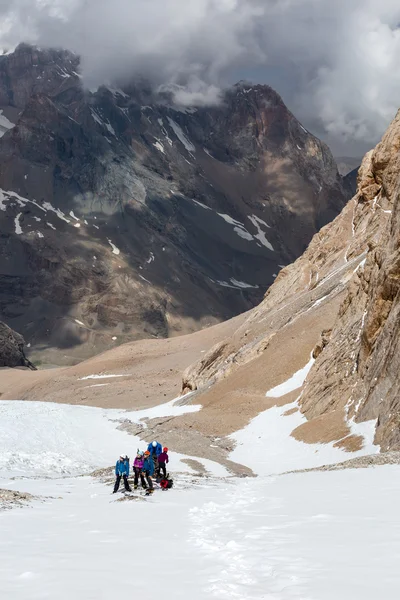 Alpine Climbers on Snowfield — Stok fotoğraf