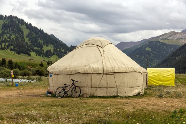 Yurt in Central Asian Veld — Stock Photo, Image