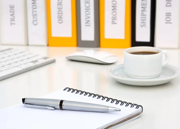 White Office Table with Notepad Executive Class Grey Metal Pen Coffee Computer — Stock Photo, Image