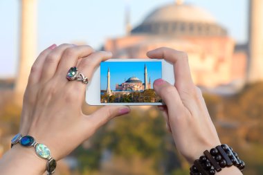 Istanbul içi kameralı cep telefonu ile fotoğraf çekme kadın