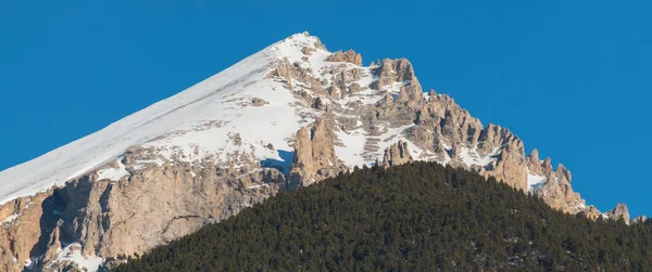 Montanha seguret com neve — Fotografia de Stock