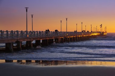Forte dei marmi's pier gün batımında