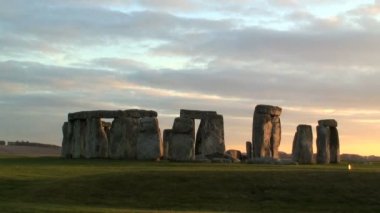 Günbatımı Salisbury düz Stonehenge'de