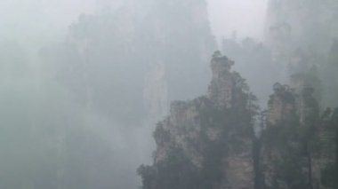 Zhangjljle Dağları'nın hareketli atış
