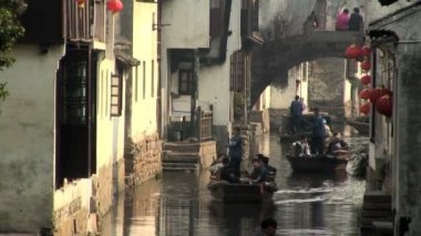 İnsanlar taşınmasında kullanılan yerel su yolu