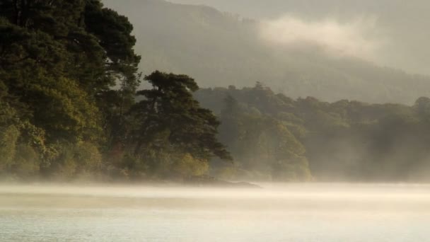 Derwent meer in de mist — Stockvideo