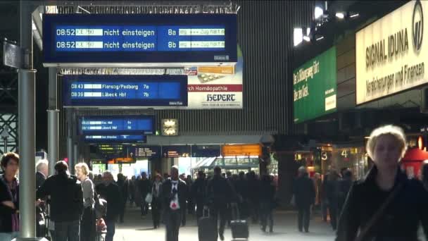Treinstation van Hamburg — Stockvideo