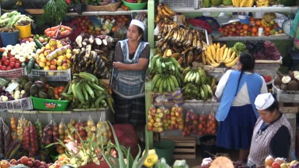 Рынок фруктов и овощей — стоковое видео