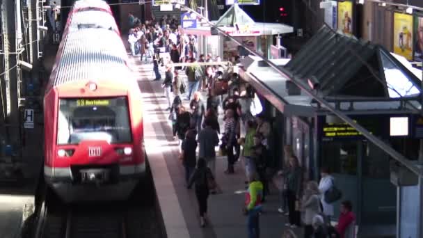 Treinstation van Hamburg — Stockvideo