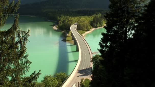 Bridge over Sylvenstein Lake — Stock Video