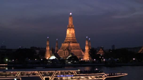 Wat arun tempel — Stockvideo