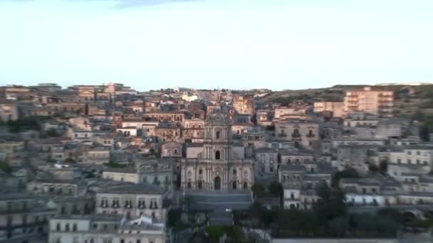 Modica en San Giorgio kathedralen — Stockvideo