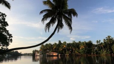 Kerala önemsizden üzerinde yüzen yüzen