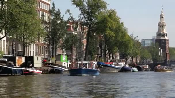 Tráfico de amsterdams canal — Vídeos de Stock