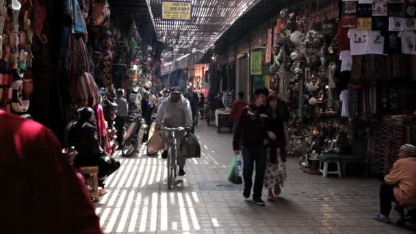 Markt in een Souk in Marrakech — Stockvideo