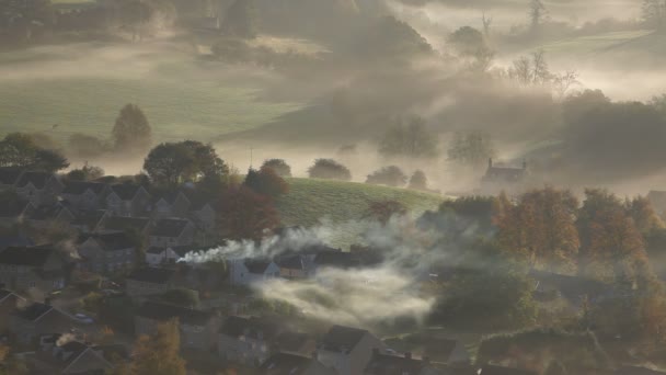 Niebla de otoño temprano en la mañana — Vídeo de stock