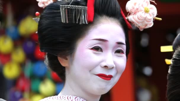 Geisha japonesa posando — Vídeo de stock