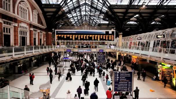 People Arriving and Departing from Liverpool — Stock Video