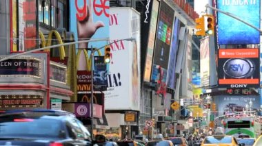 Nr Times Square, ABD New York tiyatro kara aydınlatmalı ile işaretler