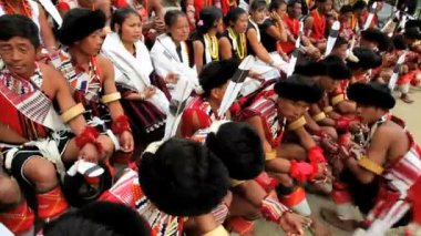 Kabile kabile Kartallar festivalde dans Ao kabile üyeleri