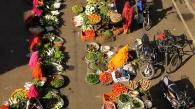 Açık sebze pazarı