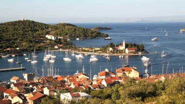Ismarlayarak renkli Vis Harbour