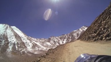 Motosiklet hareket uzak