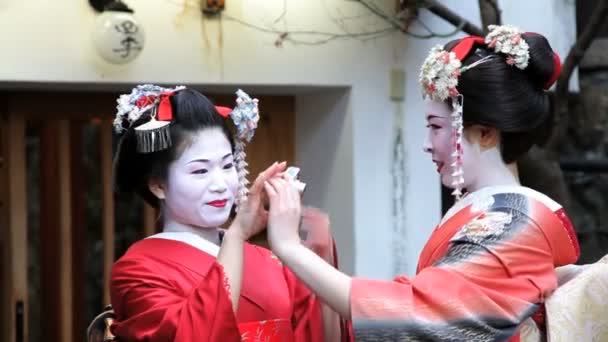 Два японські Geishas — стокове відео