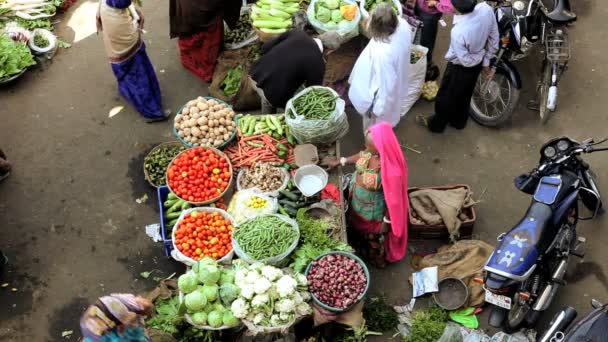 Mercado de vegetais movimentado — Vídeo de Stock